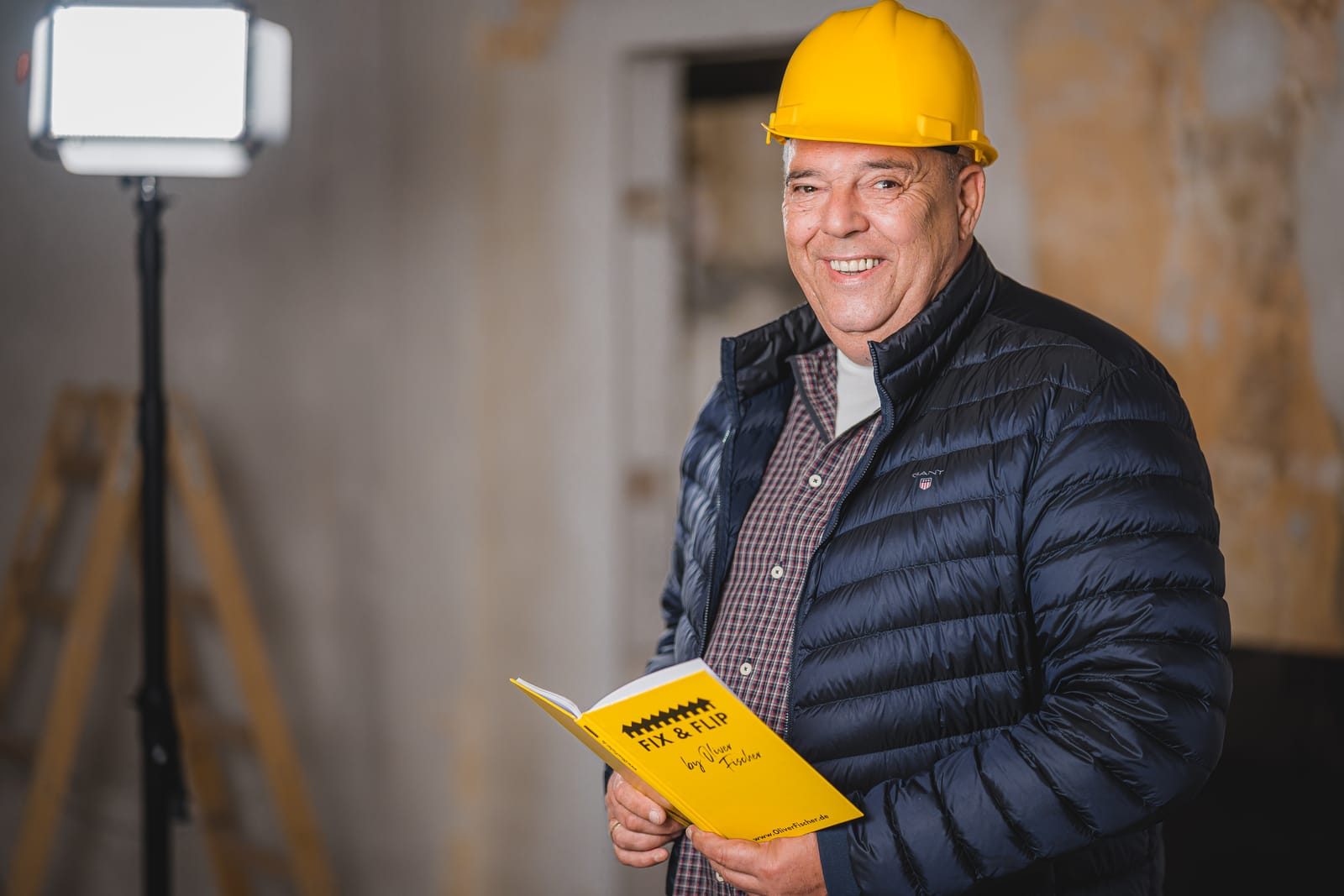 Oliver Fischer auf der Baustelle